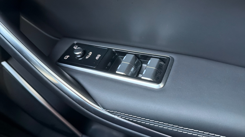 Jaguar F-Pace 2.0 D200 R-Dynamic HSE Black 5dr Auto AWD Diesel Estate